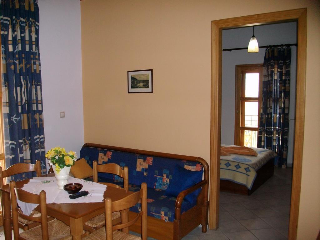 Studios Resbithas Gíthio Szoba fotó